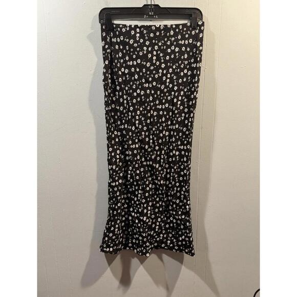 wild fable Dresses & Skirts - Womens Wild Fable Floral Skirt Size Medium Black